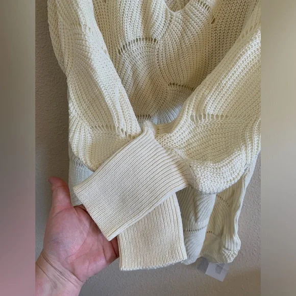 Bloomchic Plus Size Ivory Sweater NWT 🌴 - Picture 4 of 11